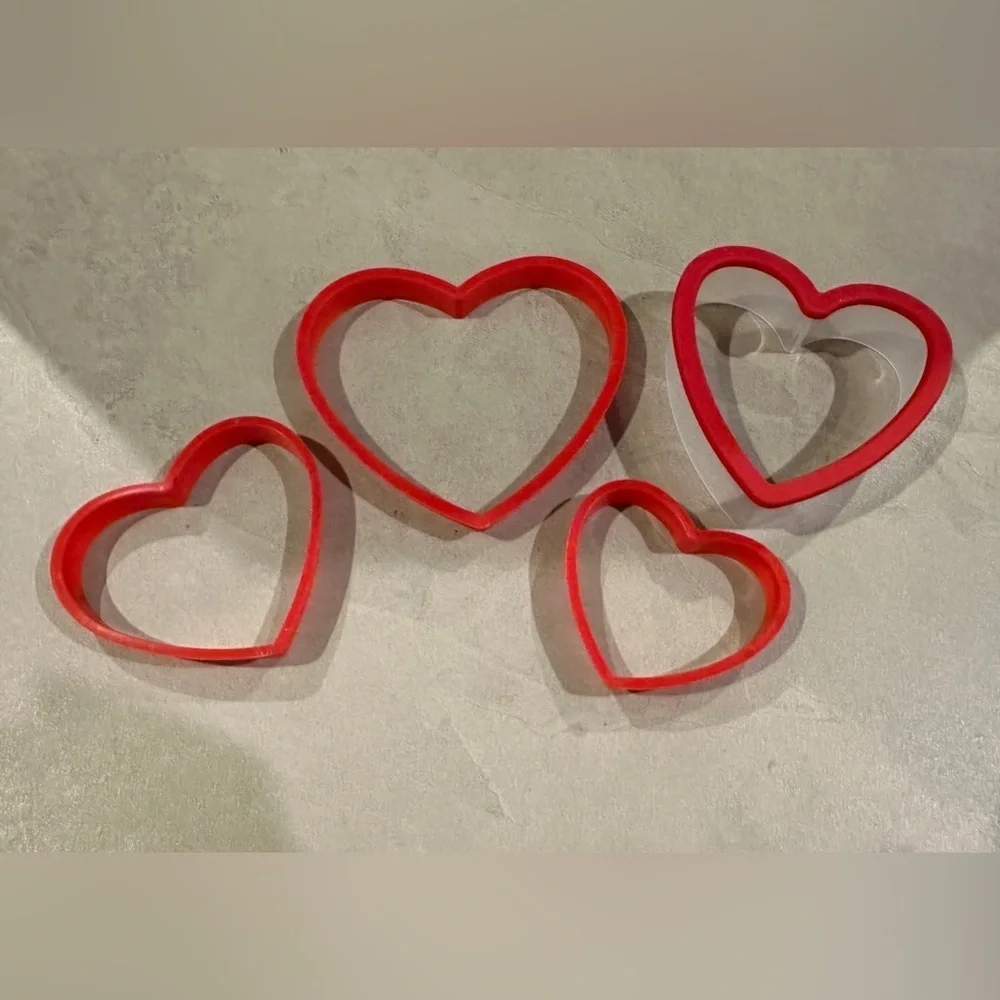 Cookie Cutters Heart Shaped Plastic Set of 4 -Three Nesting: One Stand Alone EUC